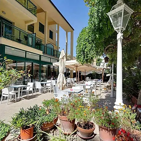 Gadames - Lunch On The 3*