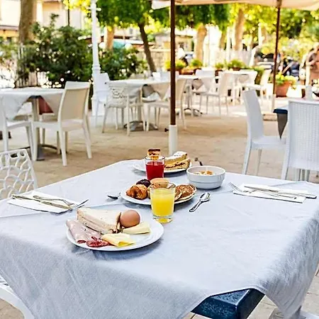 Gadames - Lunch On The